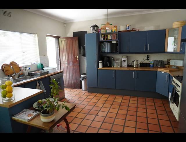3 BEDROOM FREESTANDING TO LET IN HELDERVUE